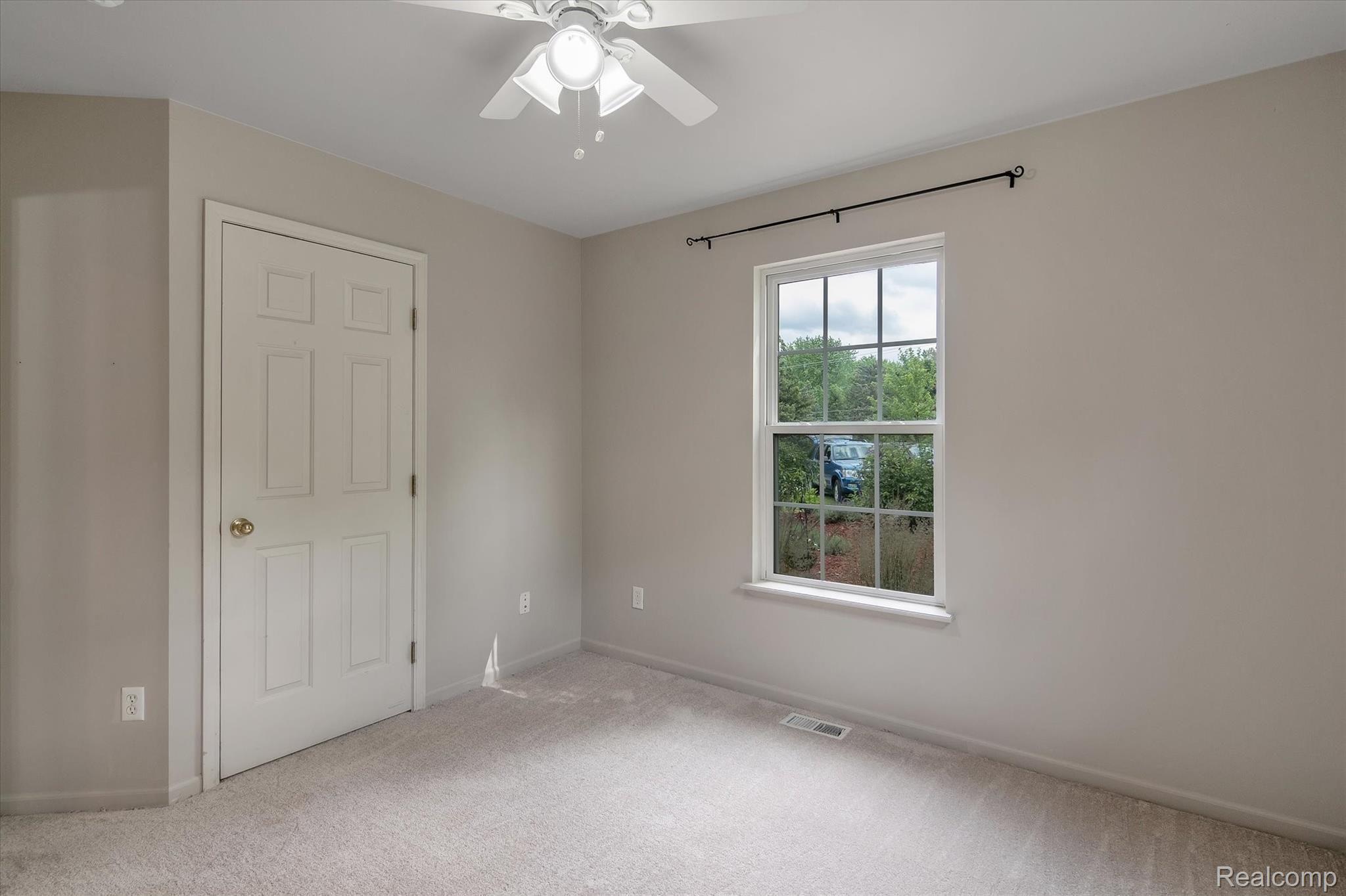 1454 North Long Lake Road Fenton, MI 48430 - Photo 20 of 44 20-1454 N Long Lake Rd-windowstill-realestate-photography-20.jpg