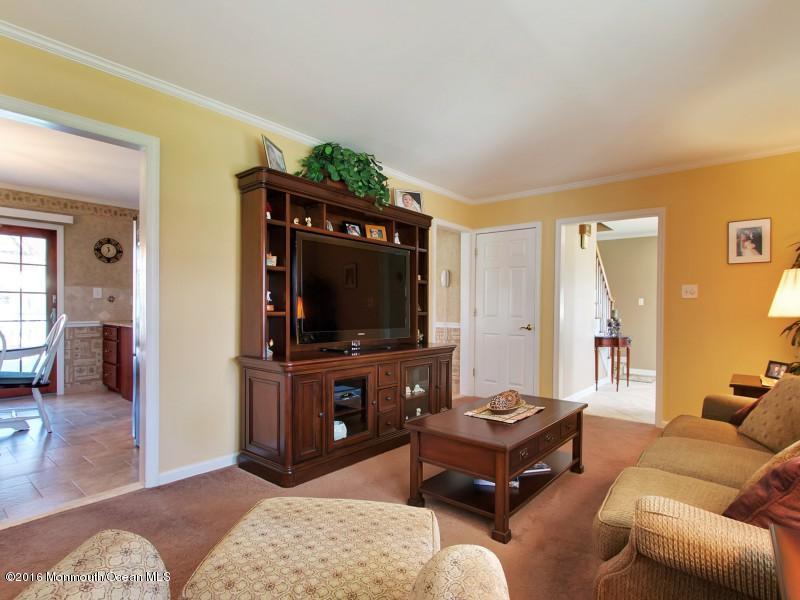381 Bennington Road Freehold, NJ 07728 - Photo 14 of 29 014-195854-IMG_3114_4027003