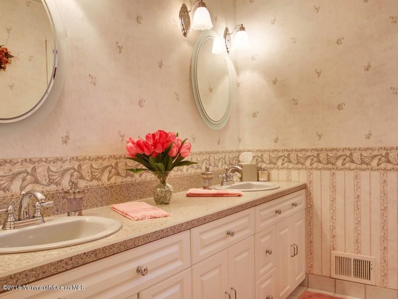381 Bennington Road Freehold, NJ 07728 - Photo 22 of 29 023-195854-IMG_3168_4027045
