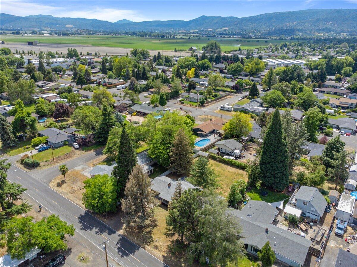 3395 Bursell Road Central Point, OR 97502 - Photo 42 of 45 Gallery Image 42