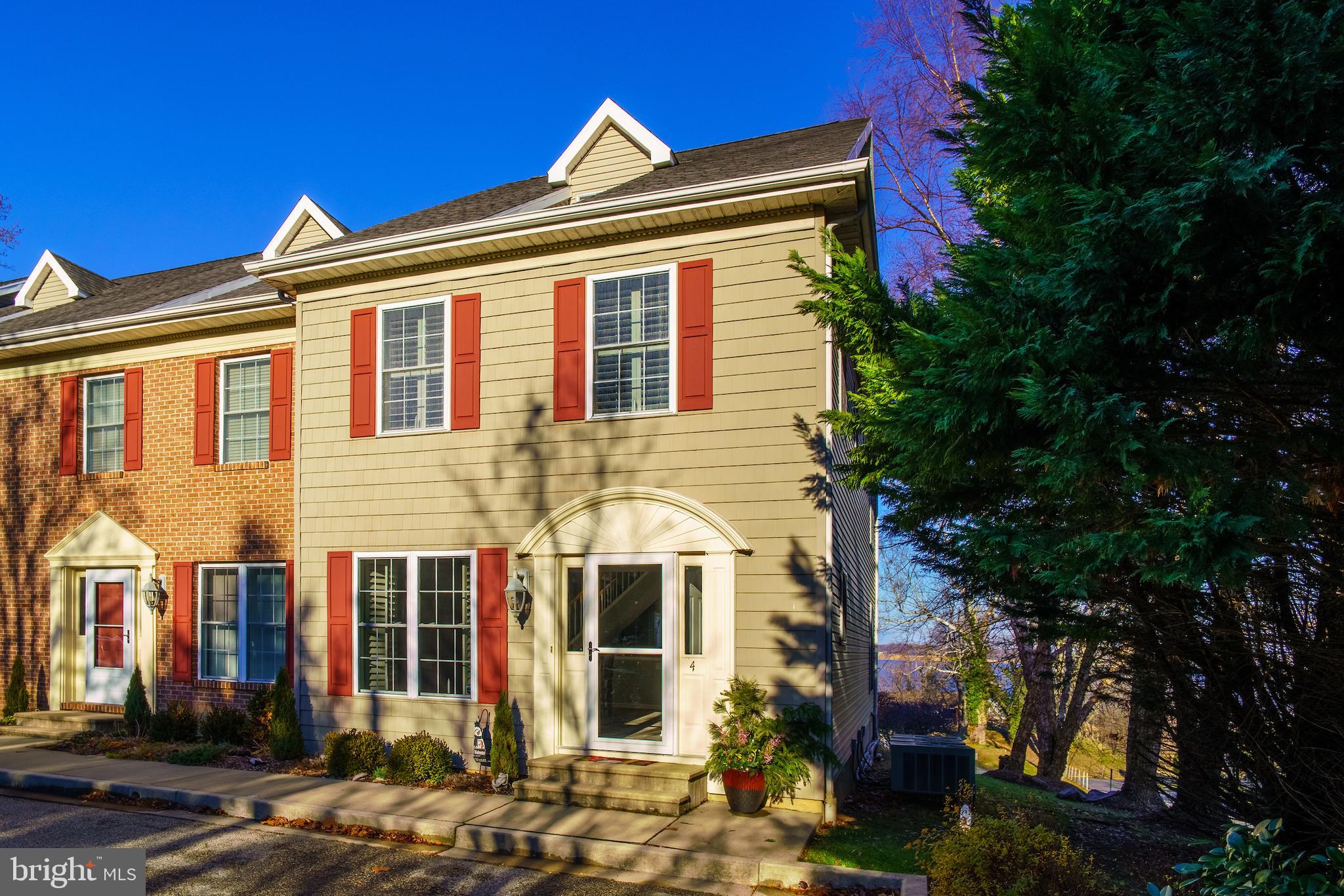 Driveway side with parking right in front