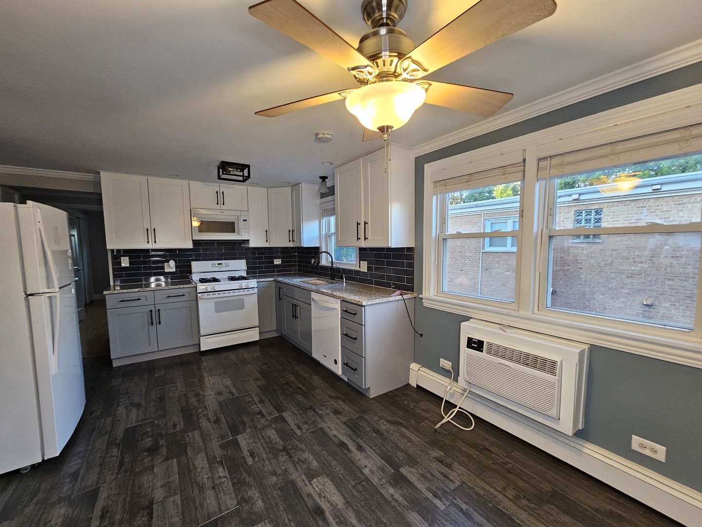 6925 West 64th Place, Unit 2F Chicago, IL 60638 - Photo 8 of 16