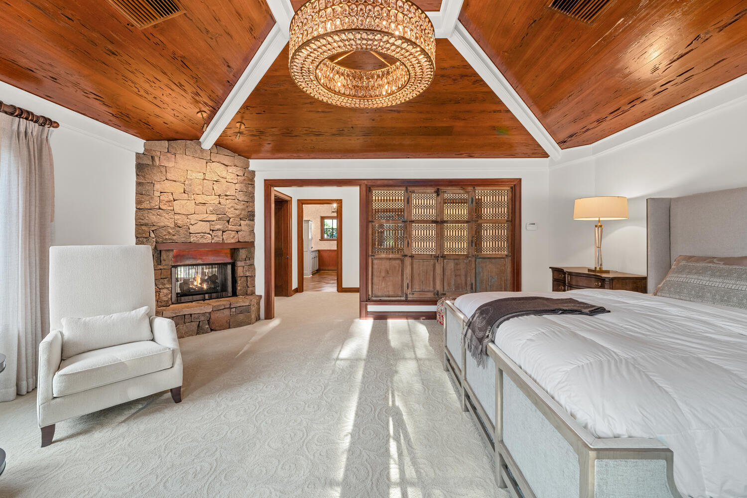 6259 Homeland Road Lake Worth, FL 33449 - Photo 36 of 62 a spacious bedroom with a bed and a large window