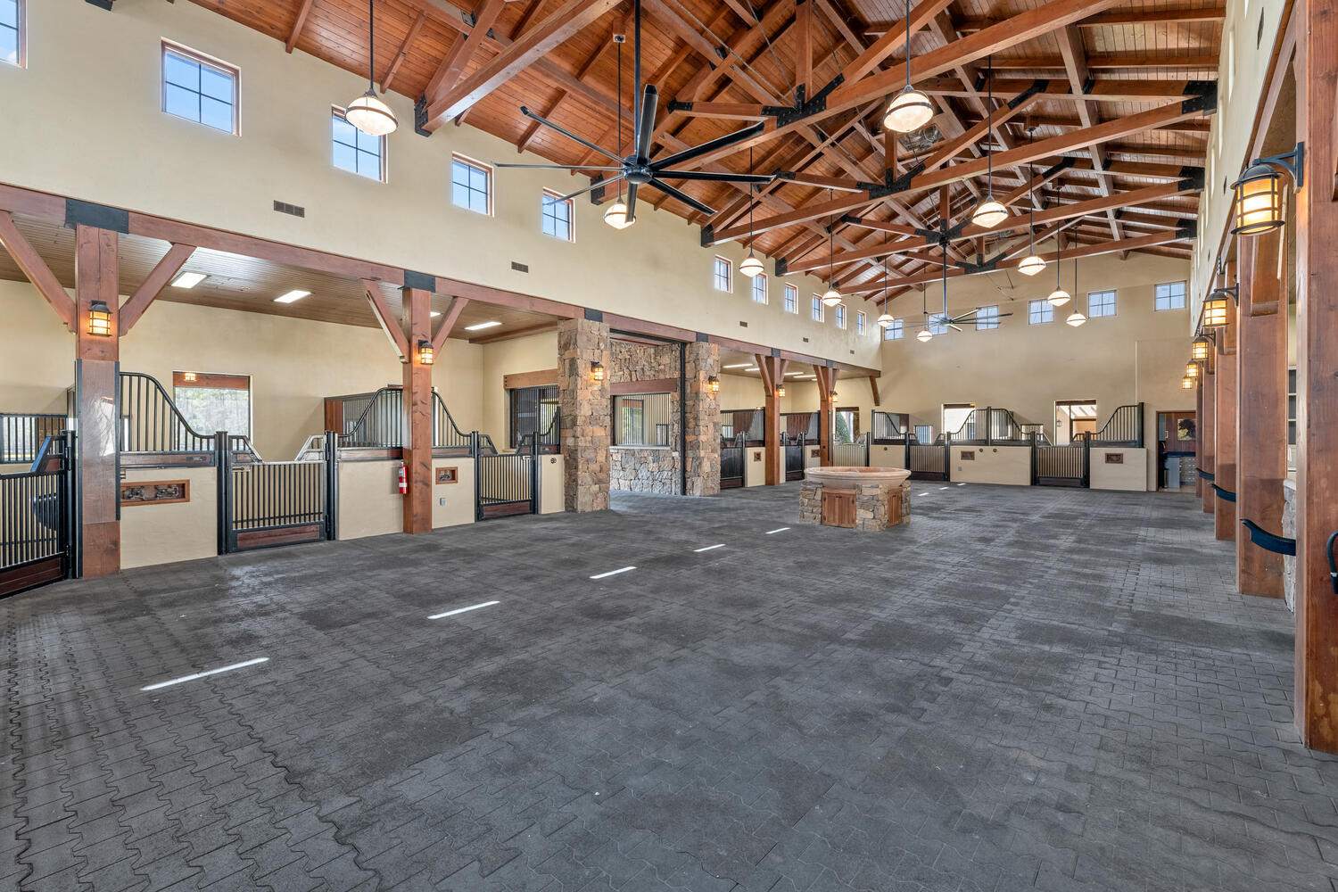 6259 Homeland Road Lake Worth, FL 33449 - Photo 10 of 62 a view of a hallway with seating space