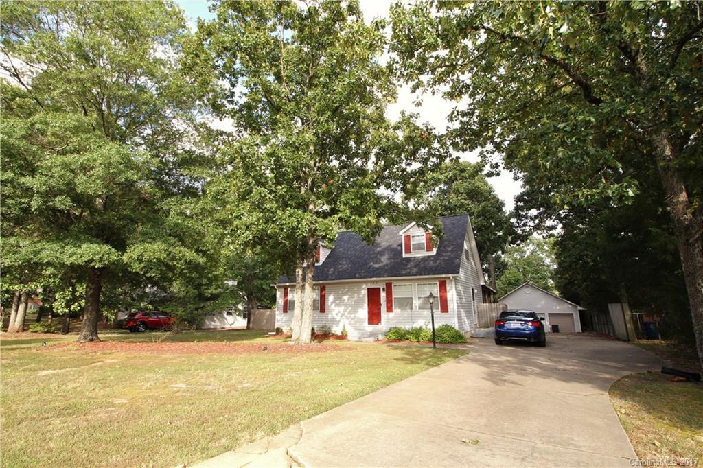 130 Forest Park Road Matthews, NC 28104 - Photo 2 of 19 Gallery Image 2