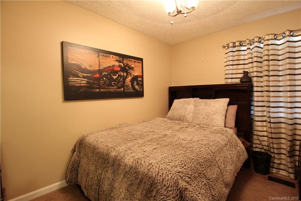 130 Forest Park Road Matthews, NC 28104 - Photo 9 of 19 Gallery Image 9