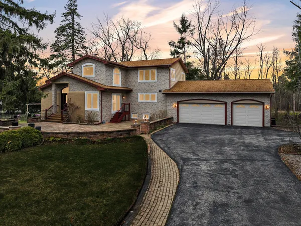 $850,000 | 8408 North Lake Drive, Fox Point, WI 53217