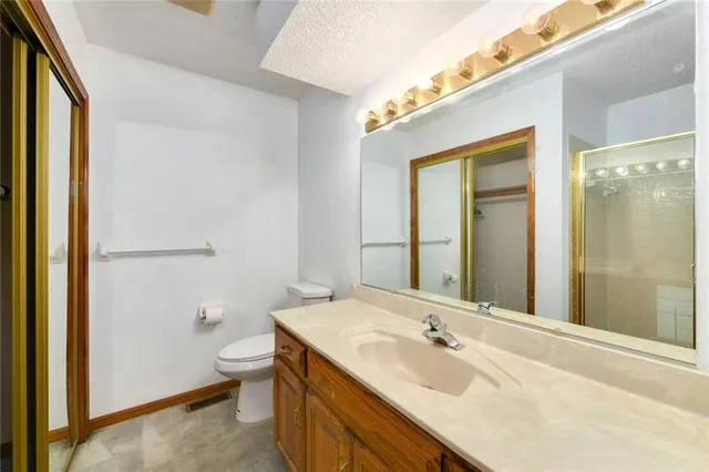 $349,000 | 2121 Northeast Concord Street, Lee's Summit, MO 64086