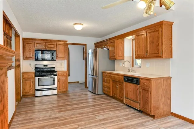 $349,000 | 2121 Northeast Concord Street, Lee's Summit, MO 64086