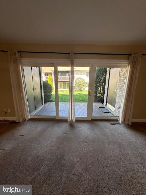 1604 Raintree Lane, Unit 1604 Malvern, PA 19355 - Photo 5 of 23 Living room door to back deck