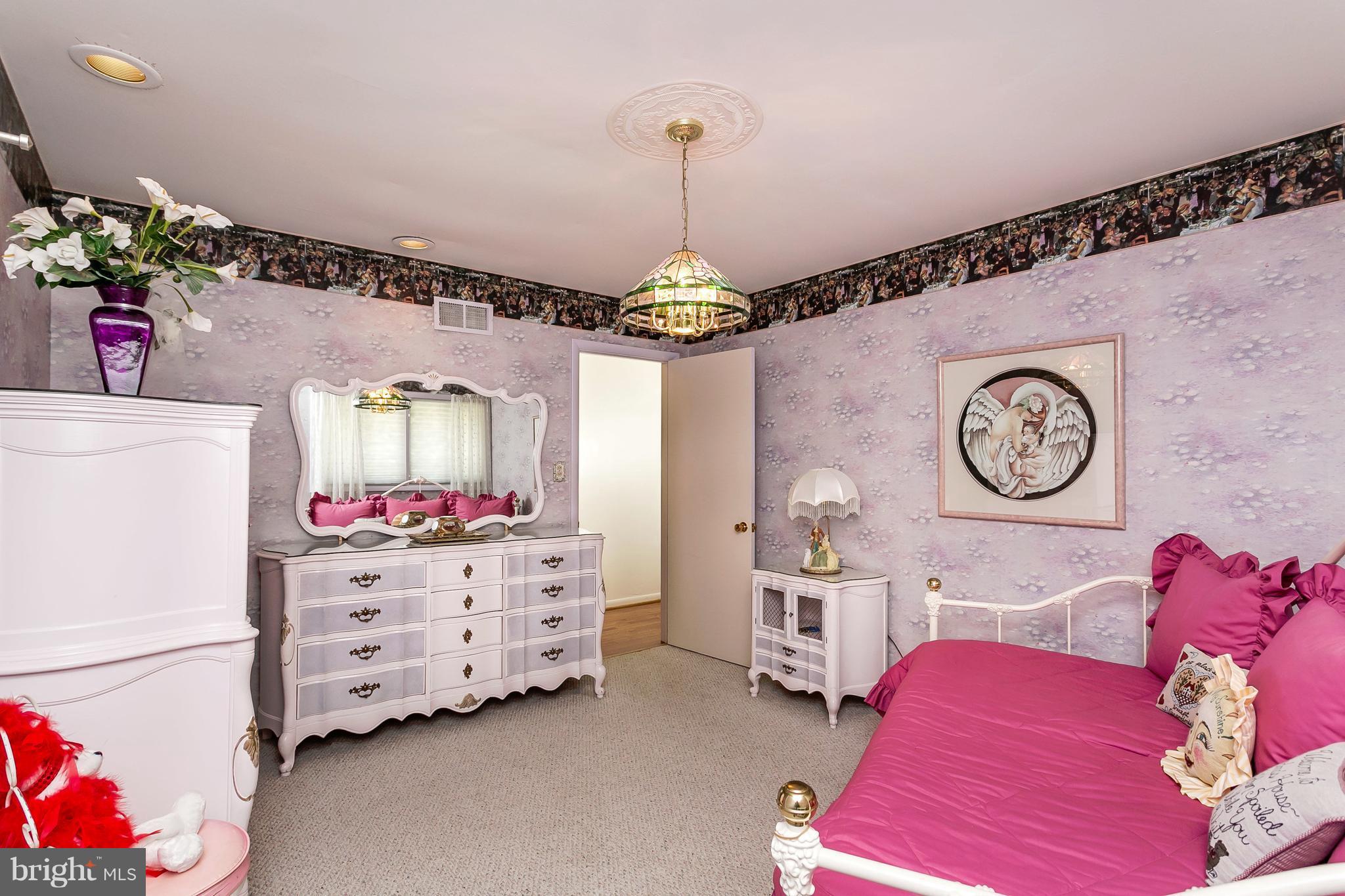 8209 Anita Road Baltimore, MD 21208 - Photo 17 of 29 Bedroom