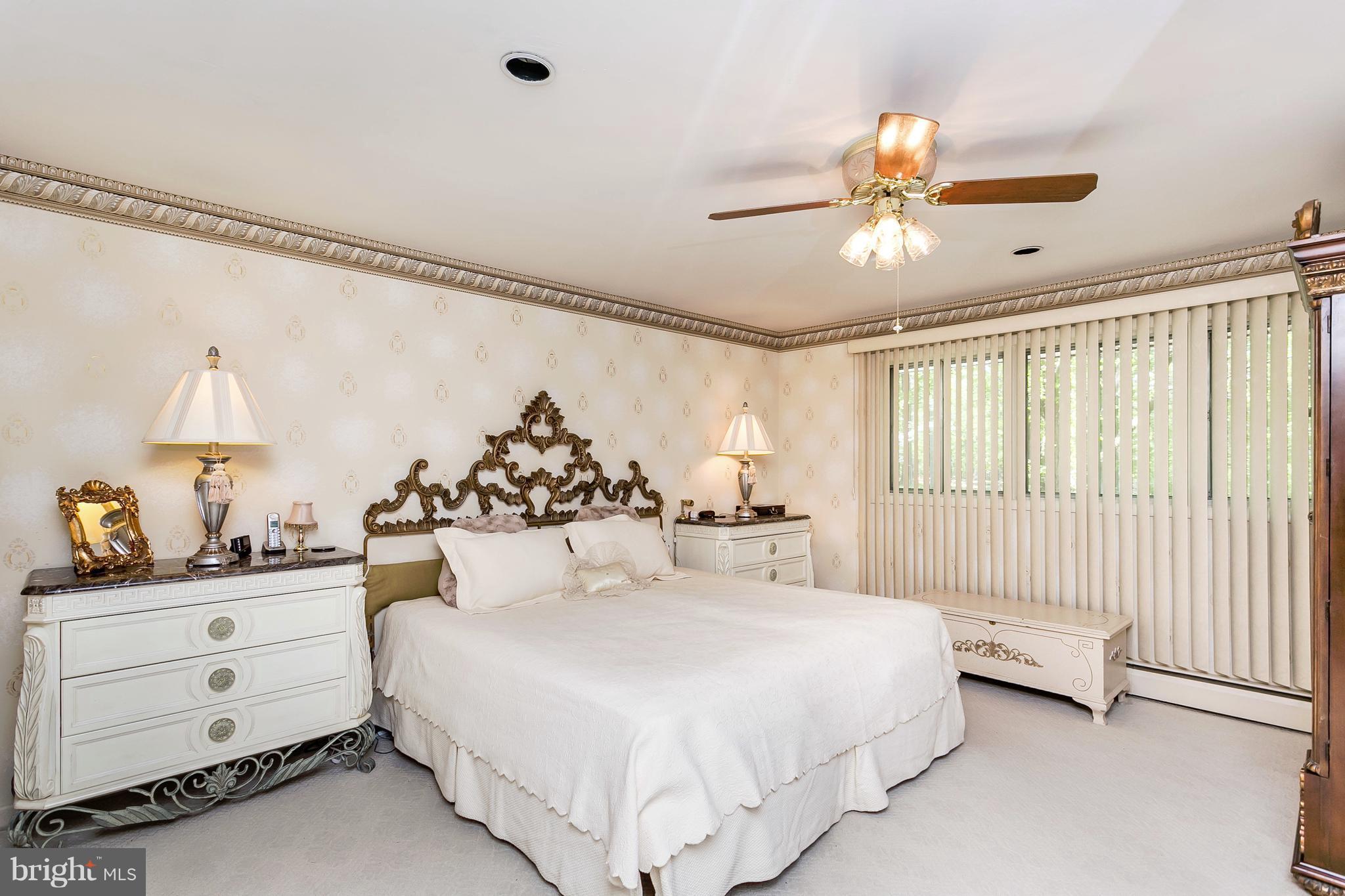 8209 Anita Road Baltimore, MD 21208 - Photo 19 of 29 MASTER SUITE WITH SITTING/DRESSING ROOM!
