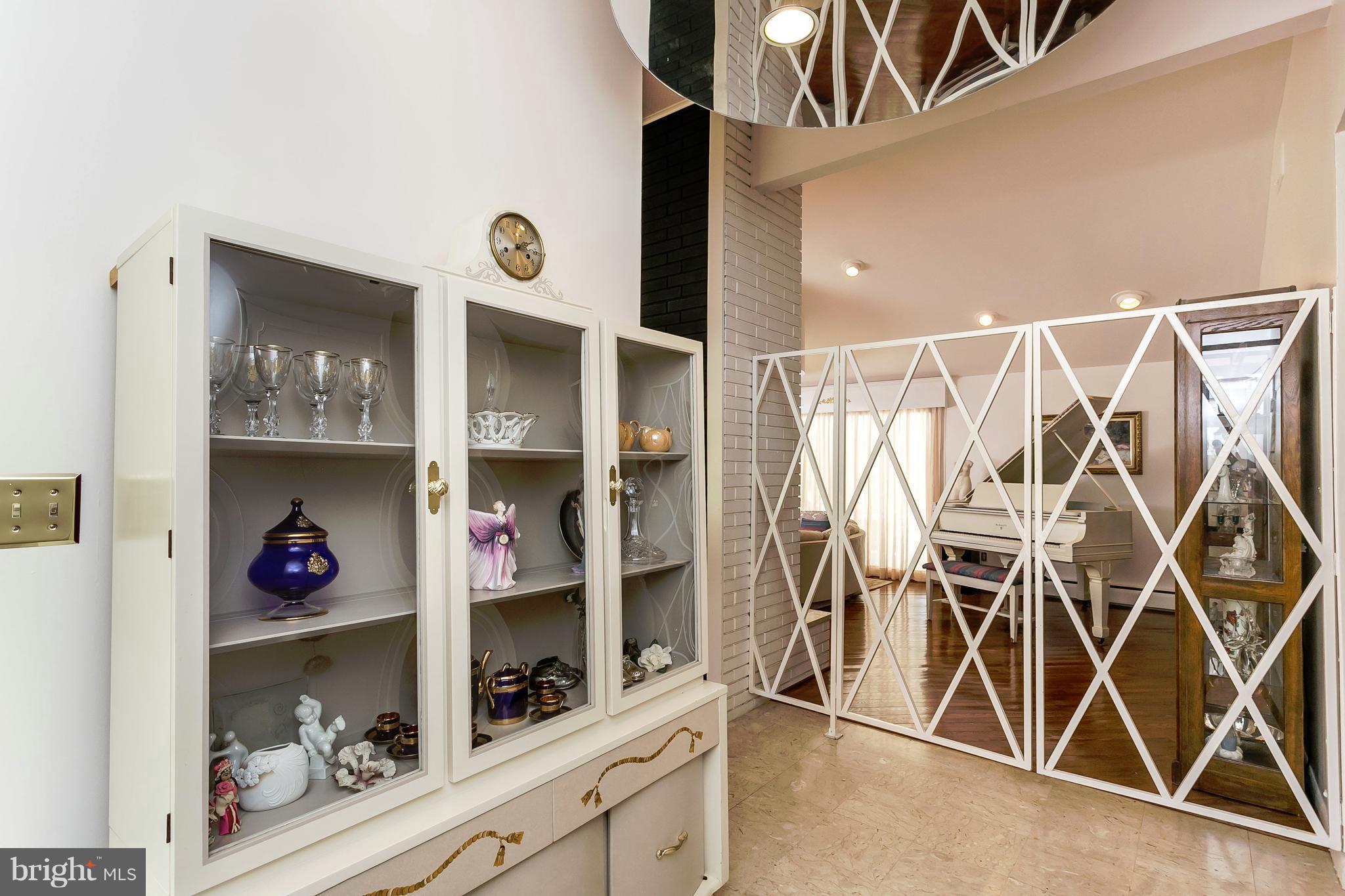 8209 Anita Road Baltimore, MD 21208 - Photo 5 of 29 Interior (General)