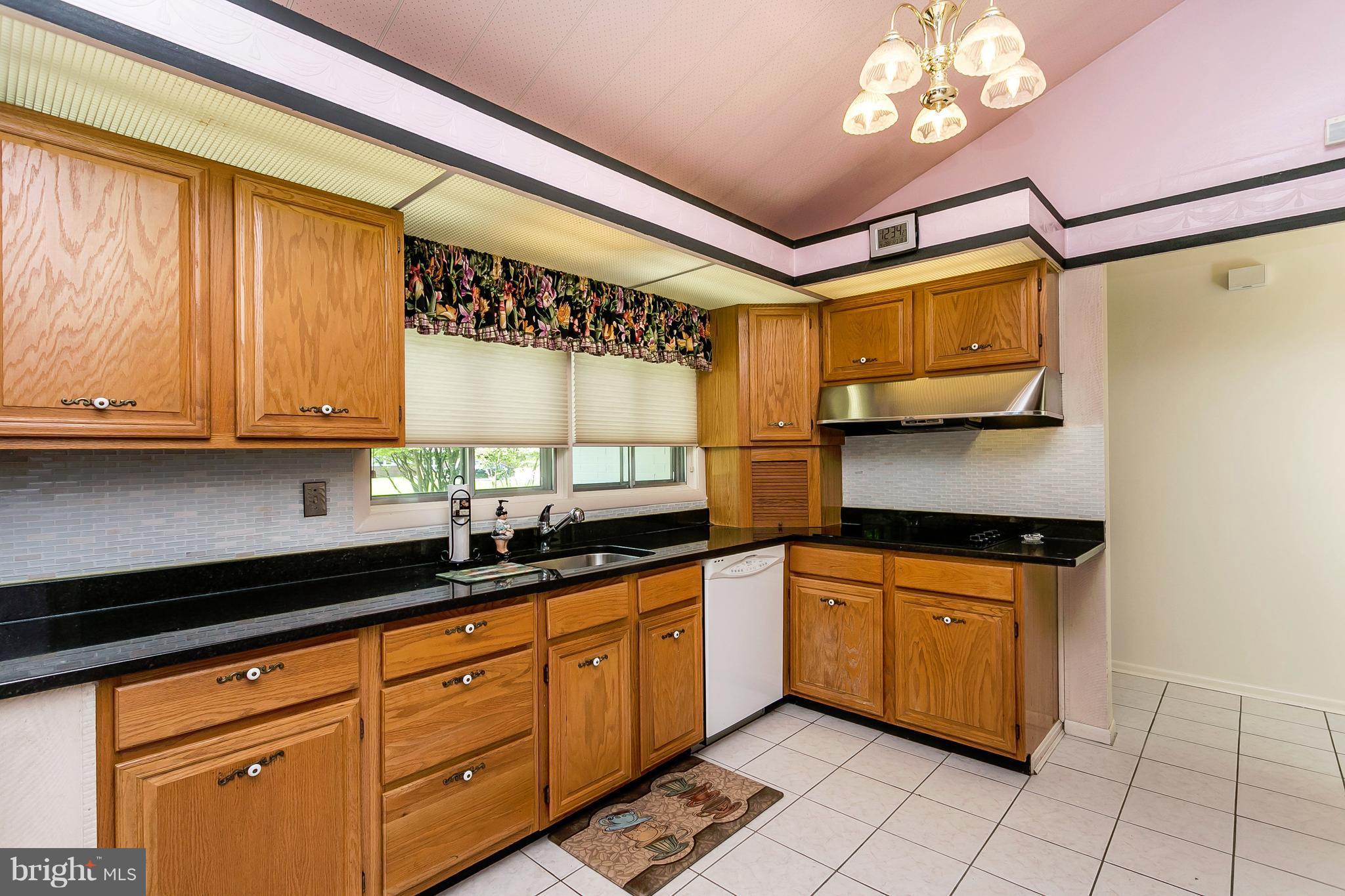 8209 Anita Road Baltimore, MD 21208 - Photo 8 of 29 KITCHEN WITH GRANITE COUNTERS!