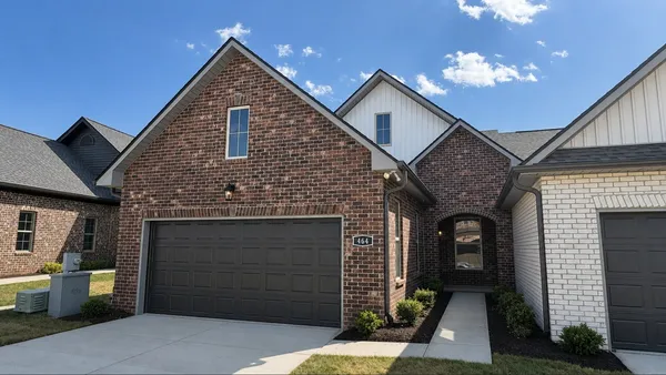$384,990 | 464 West Foxrun, Springfield, TN 37172