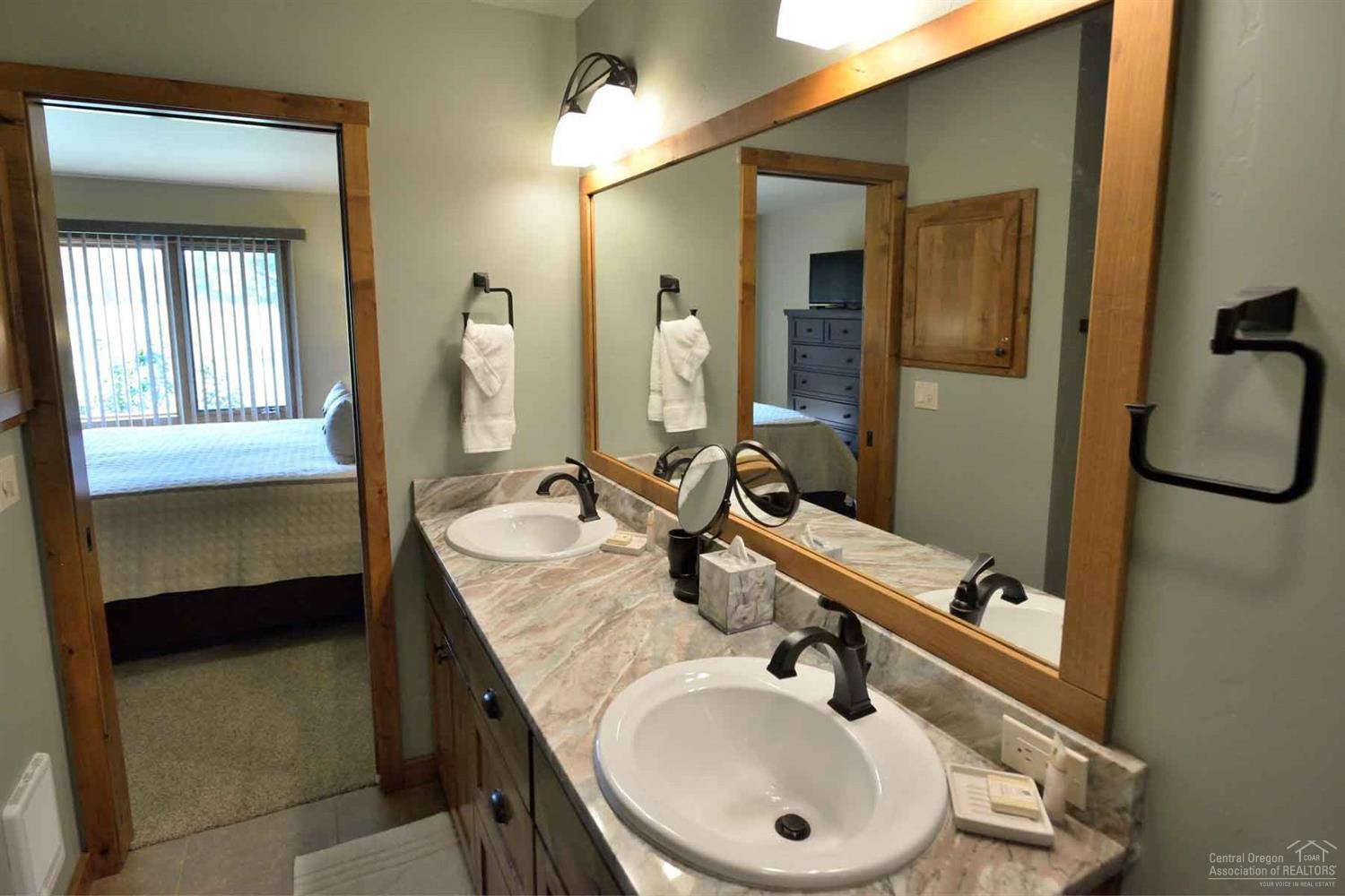 32 Meadow House Loop Sunriver, OR 97707 - Photo 11 of 15 Additional Photo