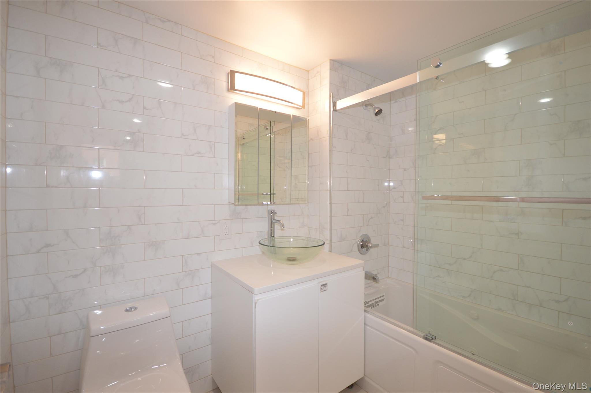 55 South Middle Neck Road, Unit 4C Great Neck, NY 11021 - Photo 10 of 11