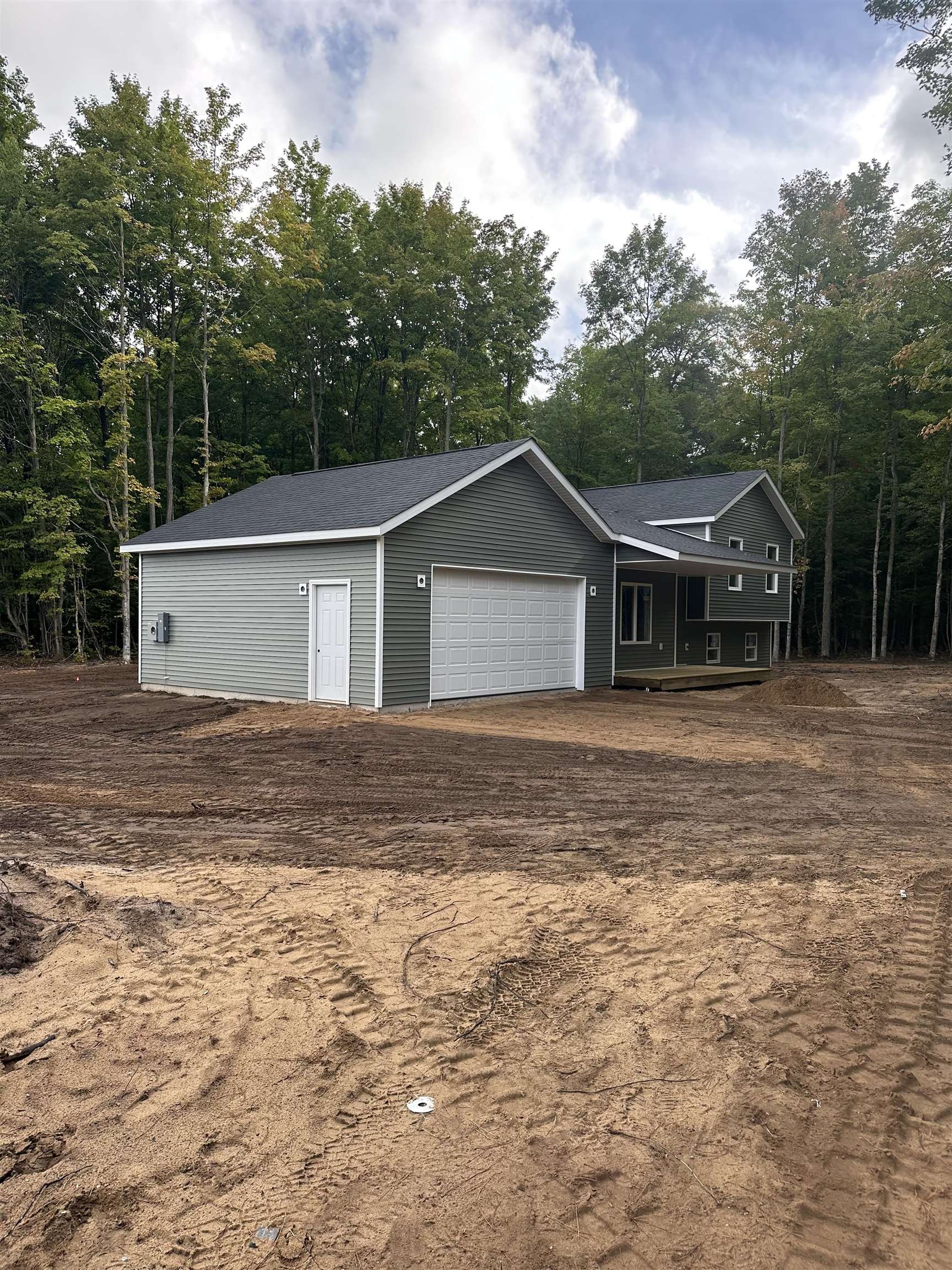 17776 Fewins Road Interlochen, MI 49643 - Photo 3 of 16 1950905-9759b791-f7e3-4cfa-91be-c5f2fa1b82df.JPG