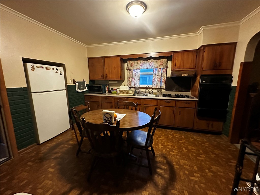 531 Harlem Road West Seneca, NY 14224 - Photo 6 of 18 Kitchen