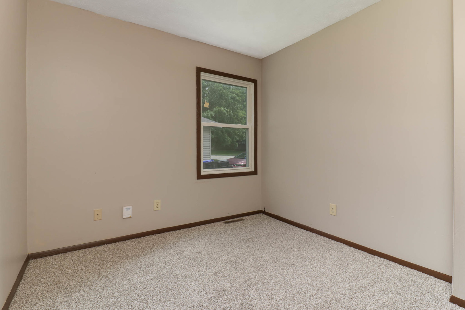 1528 North Hershey Road Bloomington, IL 61704 - Photo 12 of 34