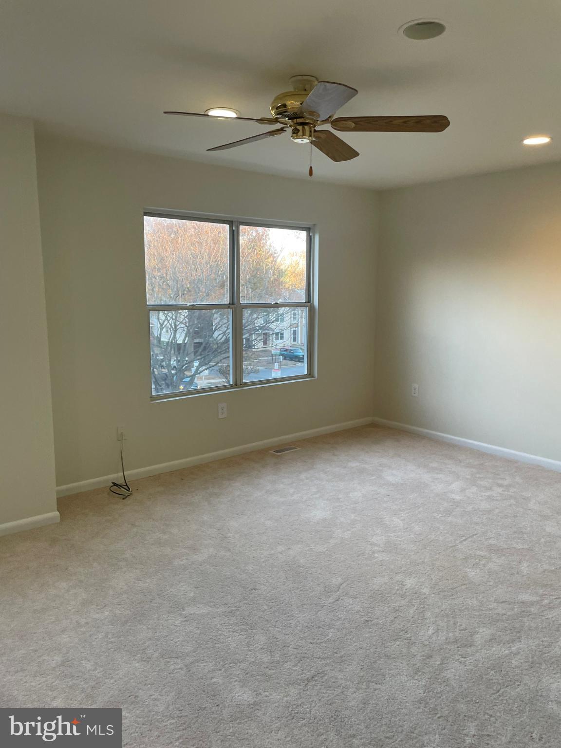 11206 White Barn Court Gaithersburg, MD 20879 - Photo 11 of 21 an empty room with a window