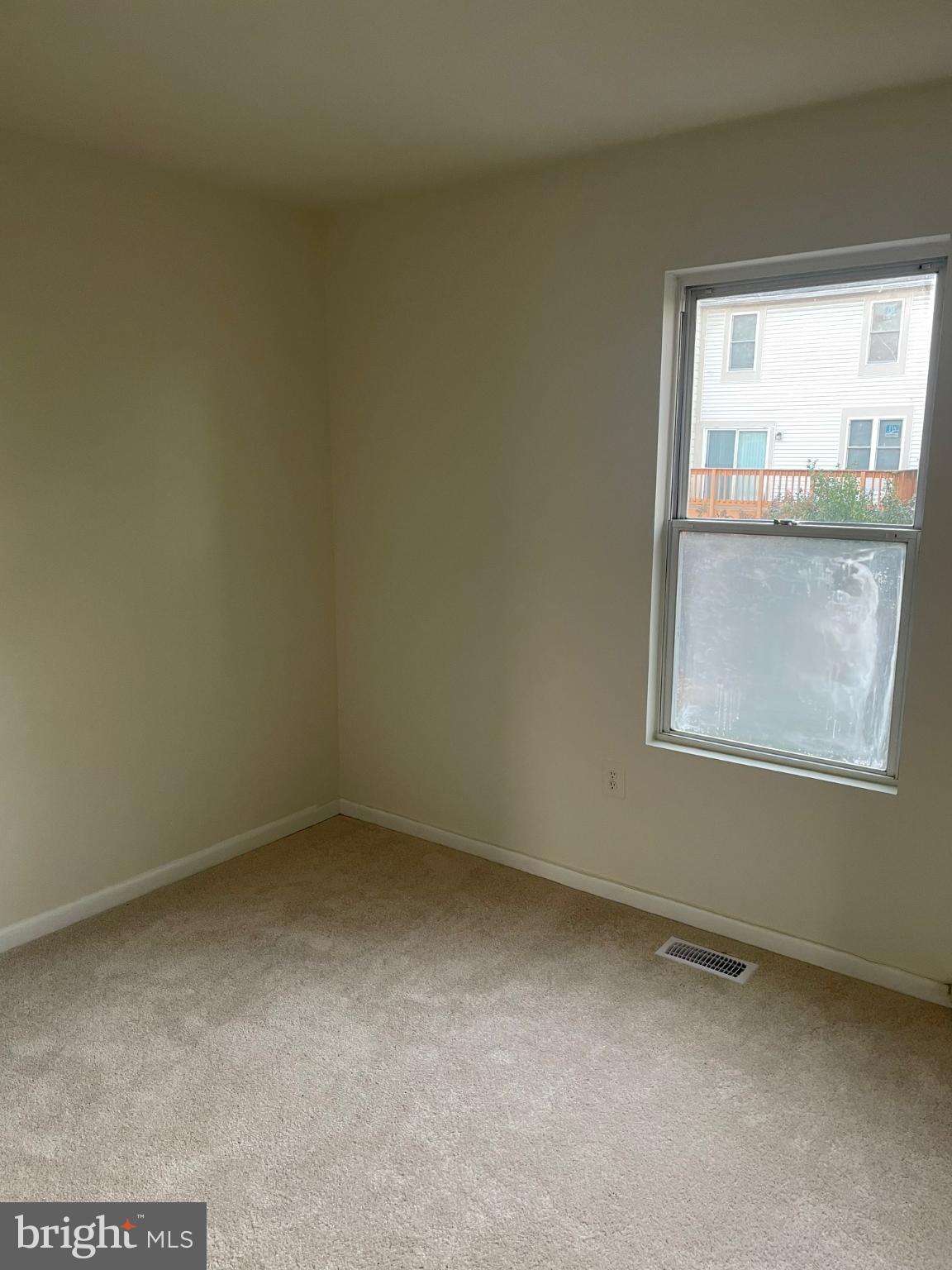 11206 White Barn Court Gaithersburg, MD 20879 - Photo 18 of 21 a view of an empty room with a window
