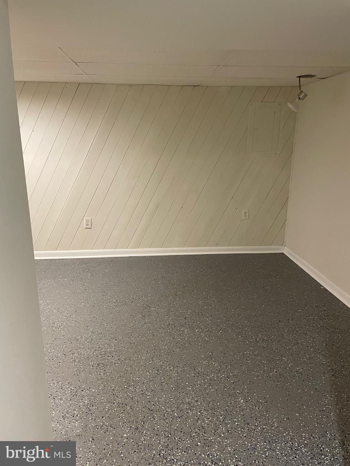 11206 White Barn Court Gaithersburg, MD 20879 - Photo 19 of 21 a view of room