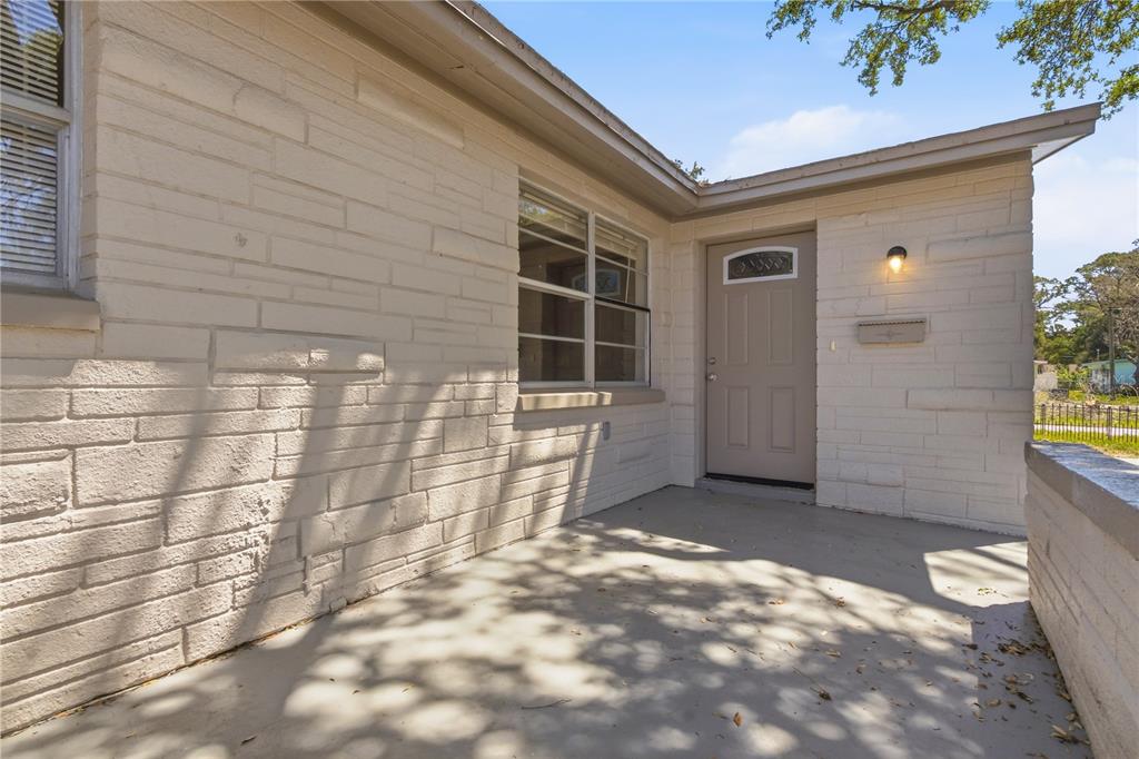 4941 Amherst Court New Port Richey, FL 34652 - Photo 3 of 22