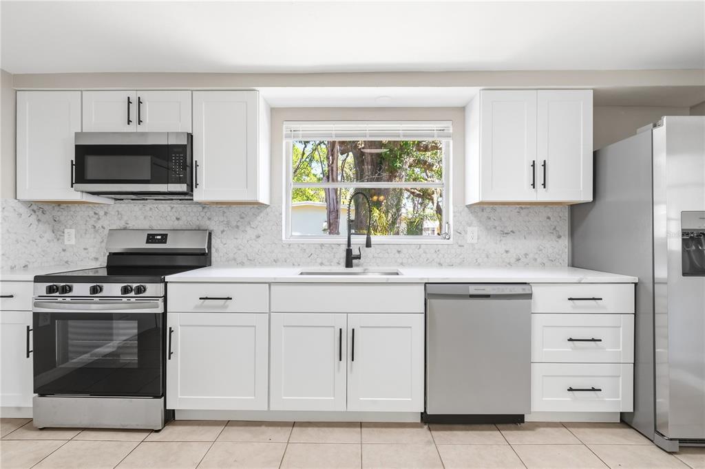 4941 Amherst Court New Port Richey, FL 34652 - Photo 10 of 22