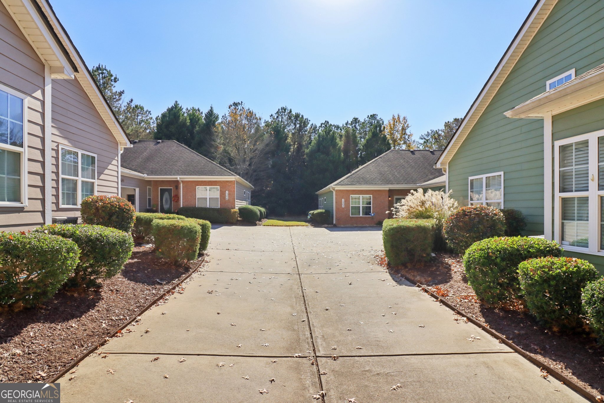 1502 Commonwealth Circle Newnan, GA 30263 - Photo 4 of 47