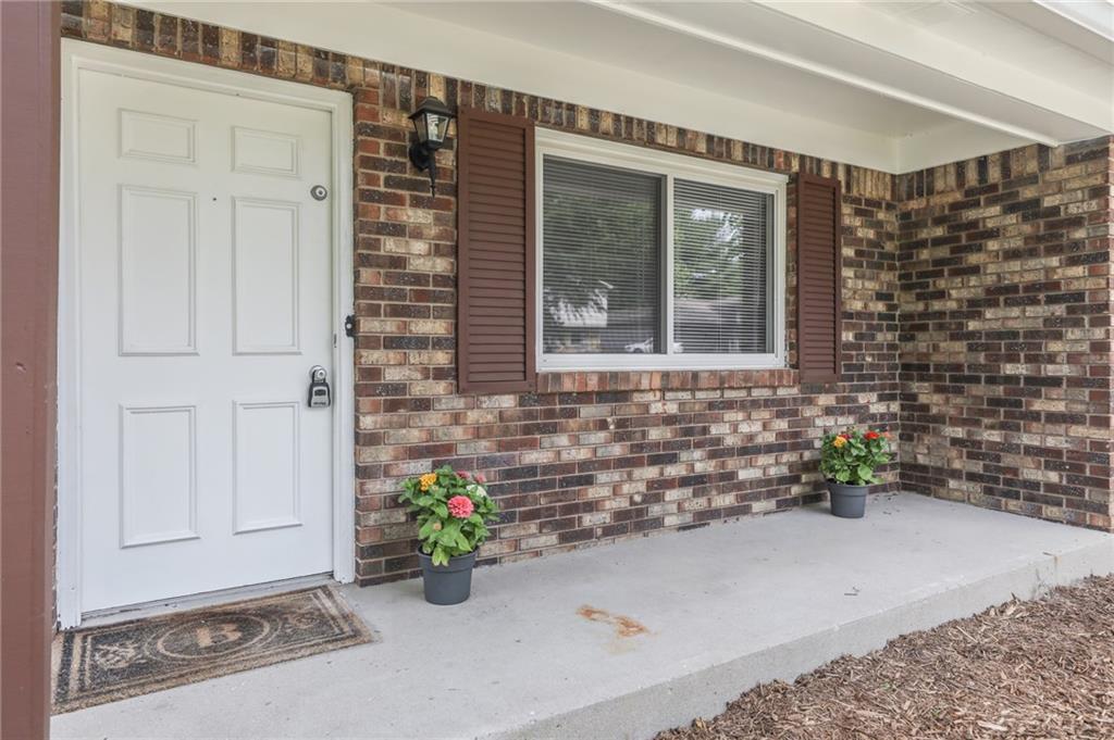 969 Stonegate Road Greenwood, IN 46142 - Photo 2 of 31 Gallery Image 2