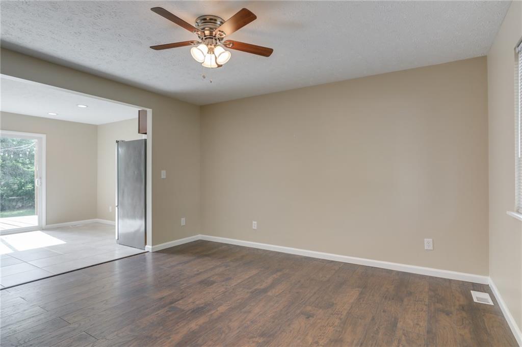 969 Stonegate Road Greenwood, IN 46142 - Photo 12 of 31 Gallery Image 12
