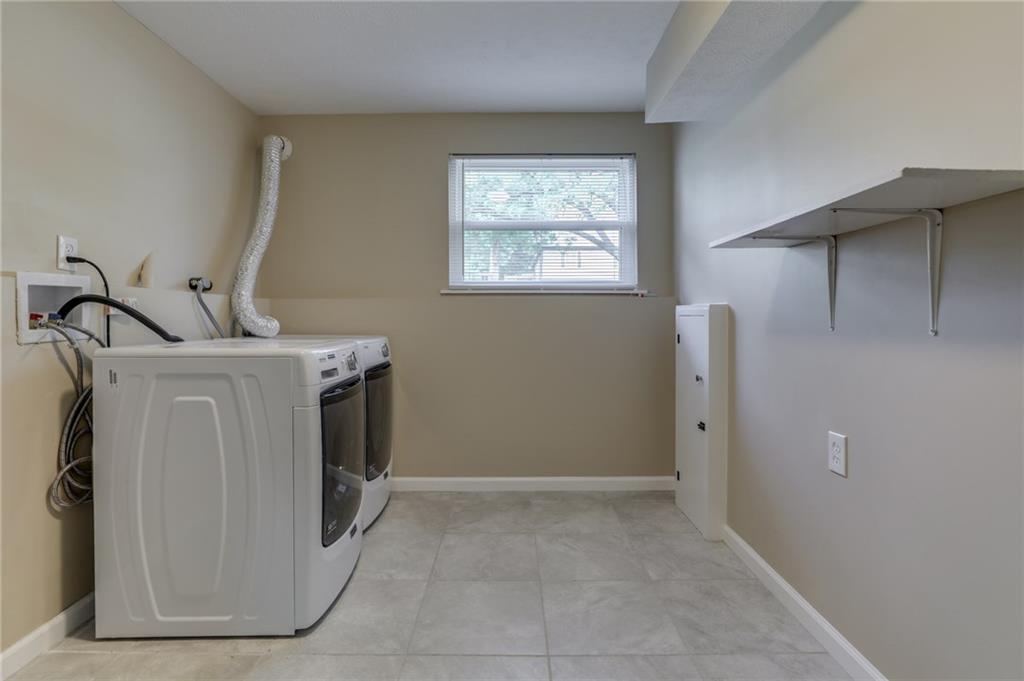 969 Stonegate Road Greenwood, IN 46142 - Photo 26 of 31 Gallery Image 26