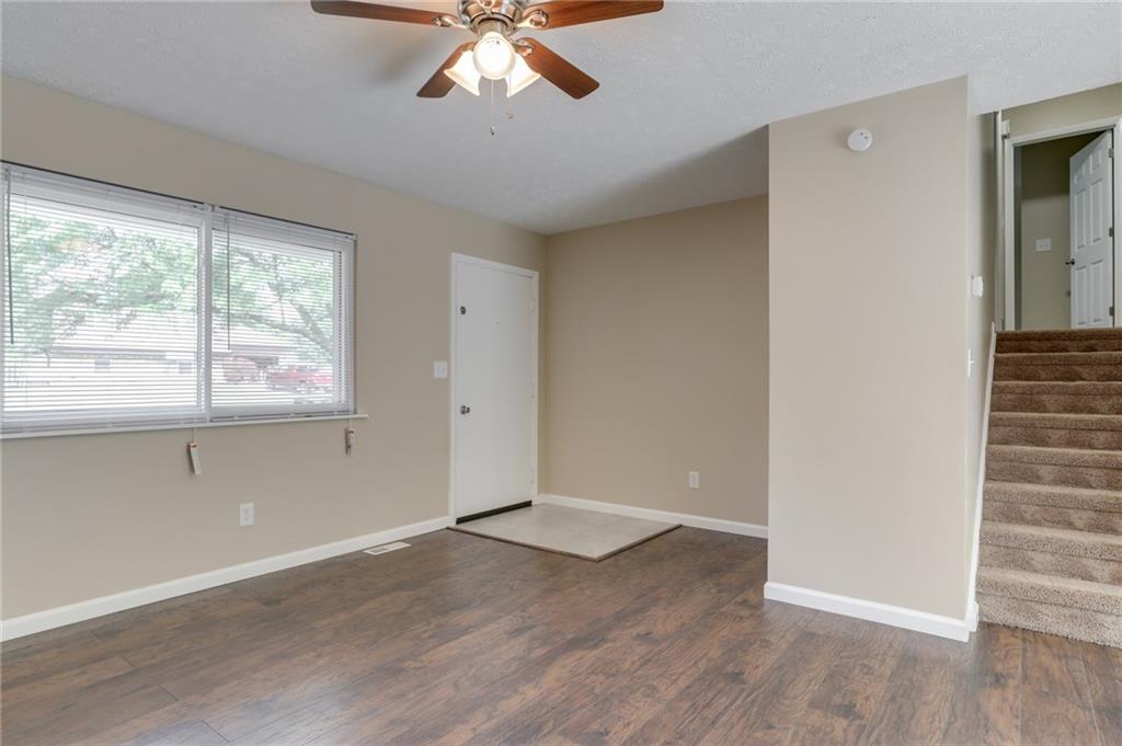 969 Stonegate Road Greenwood, IN 46142 - Photo 5 of 31 Gallery Image 5