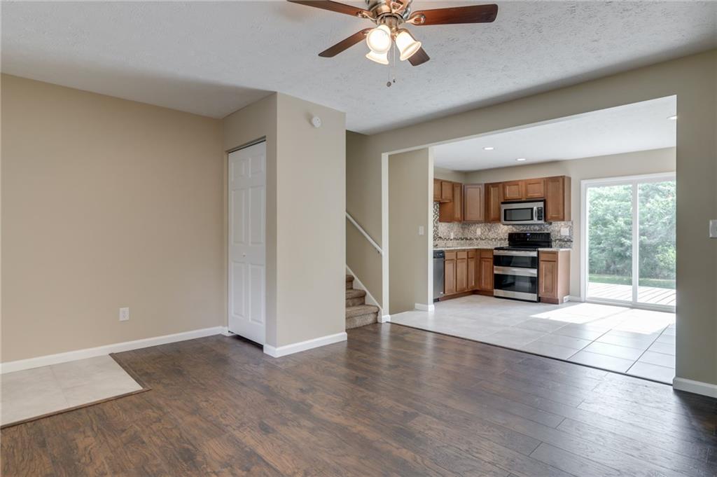 969 Stonegate Road Greenwood, IN 46142 - Photo 6 of 31 Gallery Image 6