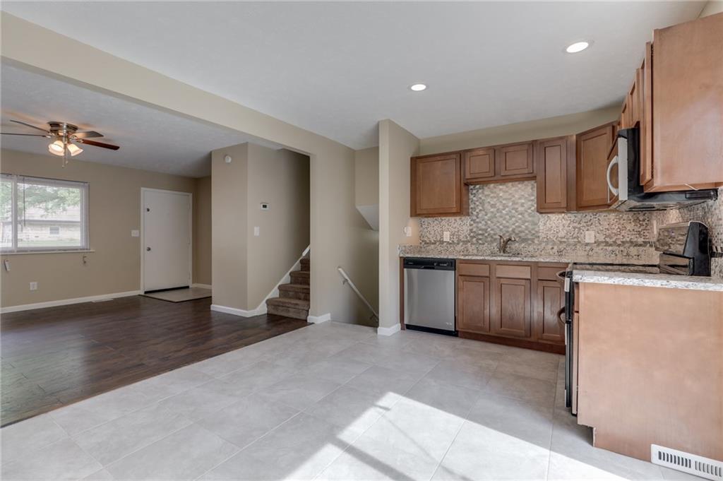 969 Stonegate Road Greenwood, IN 46142 - Photo 7 of 31 Gallery Image 7