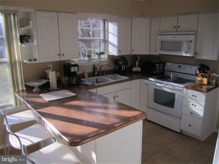 257 Aspen Road Yardley, PA 19067 - Photo 2 of 18 Kitchen