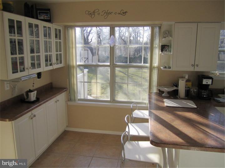 257 Aspen Road Yardley, PA 19067 - Photo 3 of 18 Breakfast Room
