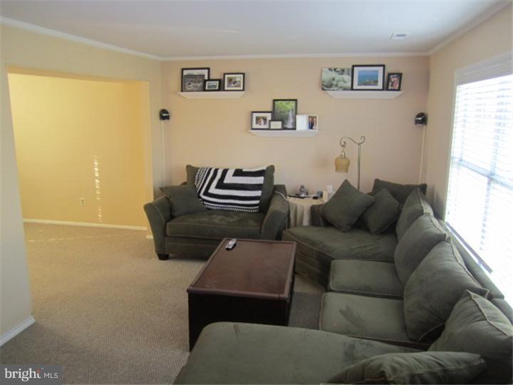 257 Aspen Road Yardley, PA 19067 - Photo 4 of 18 Living Room