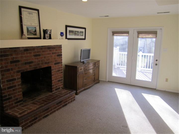 257 Aspen Road Yardley, PA 19067 - Photo 5 of 18 Family Room