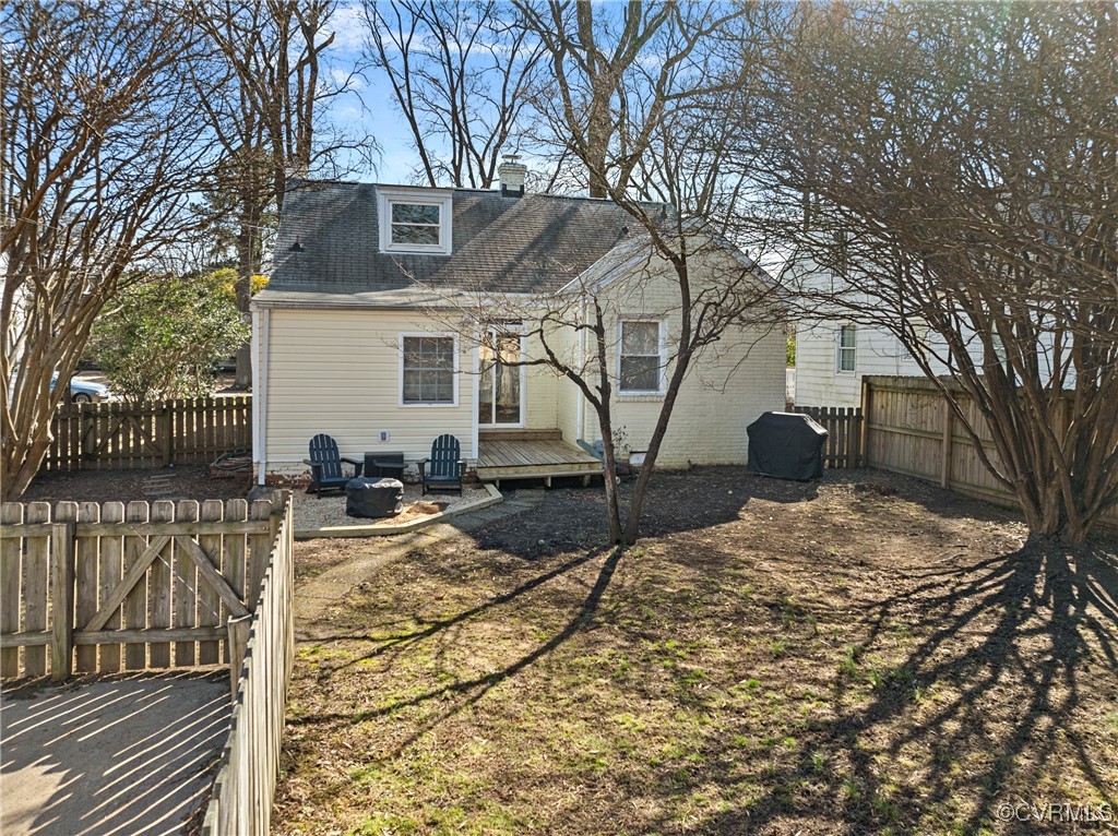 1918 Seddon Road Richmond, VA 23227 - Photo 29 of 33 Rear view of house featuring a fenced backyard, a