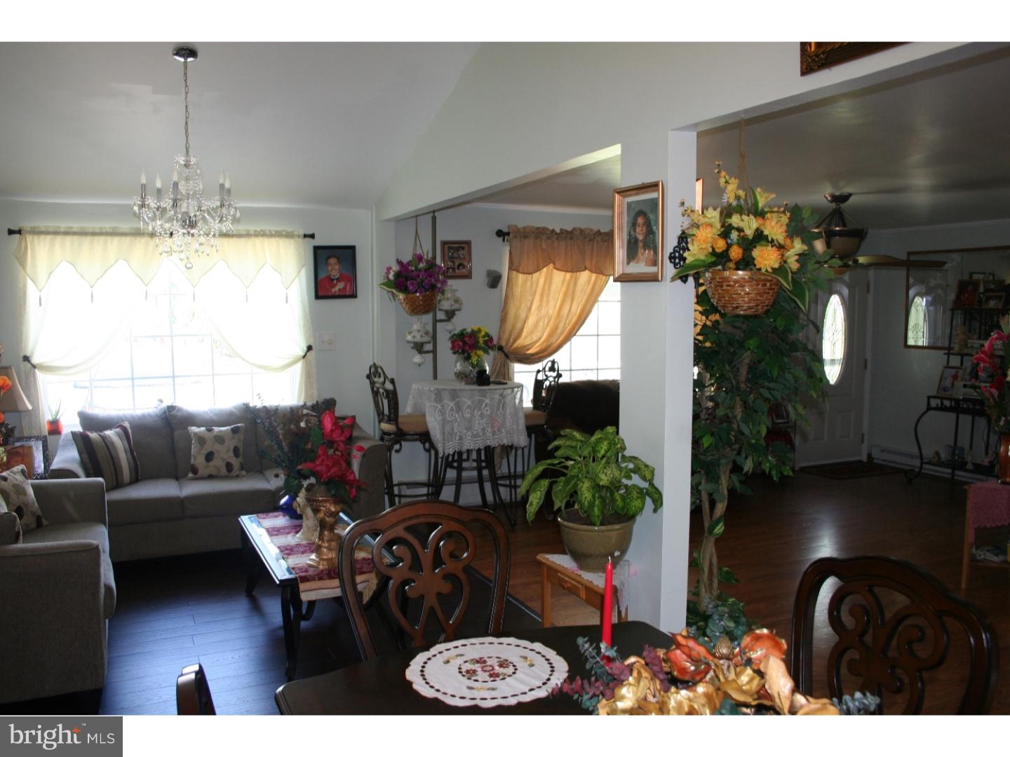 2230 Berkley Road Reading, PA 19605 - Photo 6 of 24 Great Room