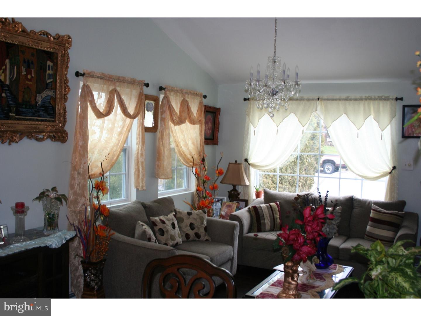 2230 Berkley Road Reading, PA 19605 - Photo 7 of 24 Great Room