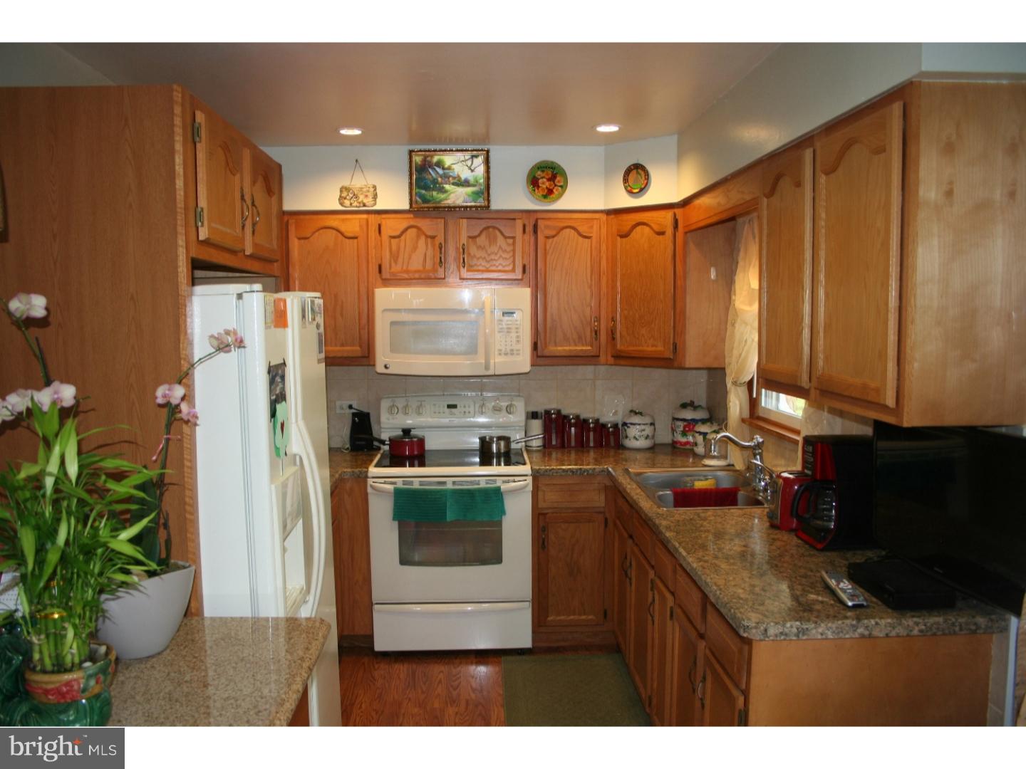 2230 Berkley Road Reading, PA 19605 - Photo 10 of 24 Kitchen