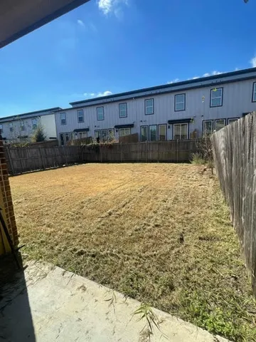 $1,595 | 118 Creekside Villa Drive, Kyle, TX 78640