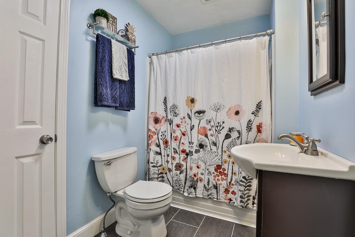29 Montelona Road Goffstown, NH 03045 - Photo 16 of 28 Gallery Image 16