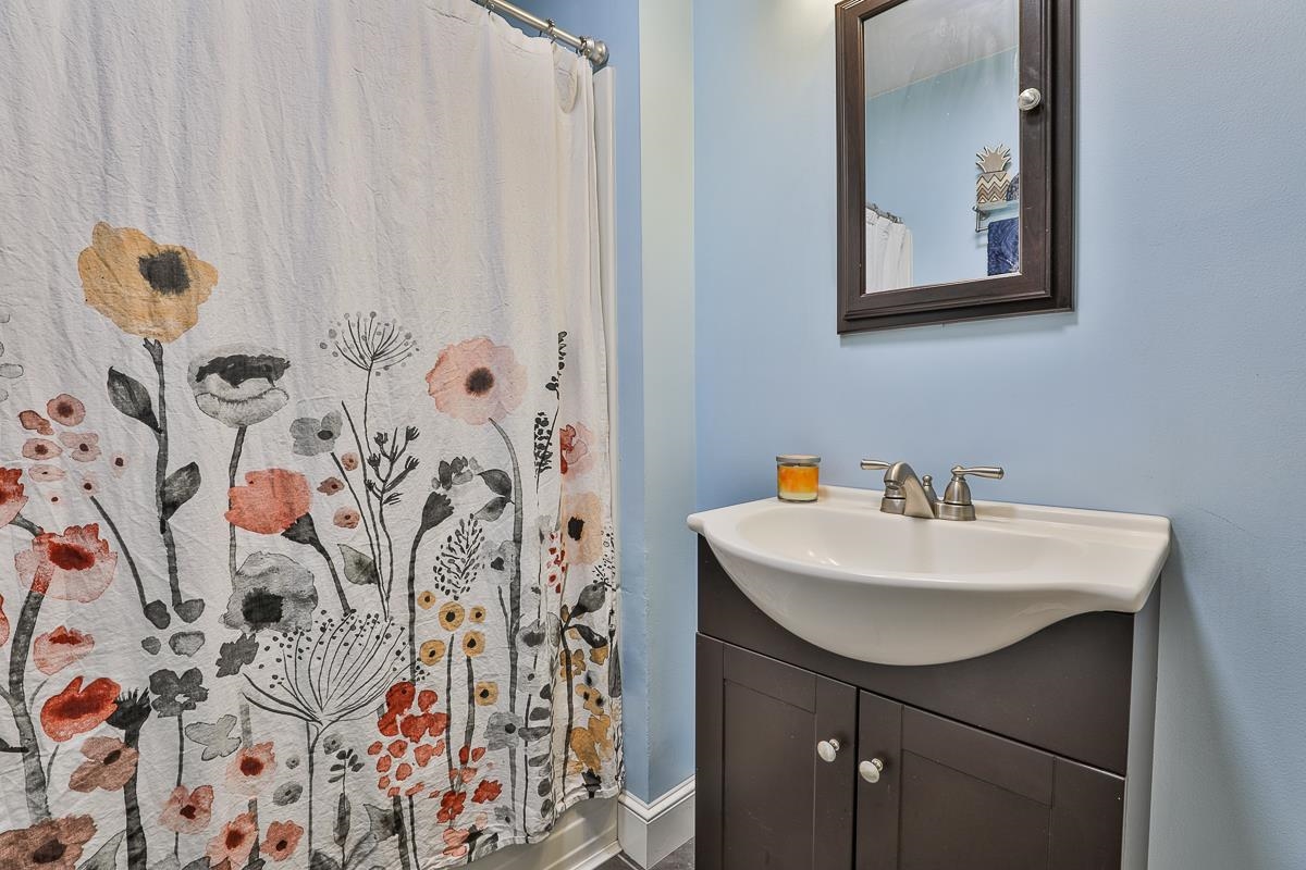 29 Montelona Road Goffstown, NH 03045 - Photo 17 of 28 Gallery Image 17
