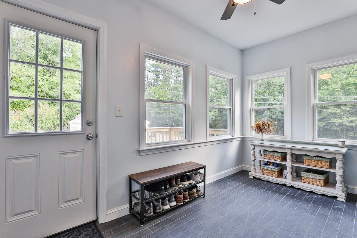 29 Montelona Road Goffstown, NH 03045 - Photo 4 of 28 Gallery Image 4