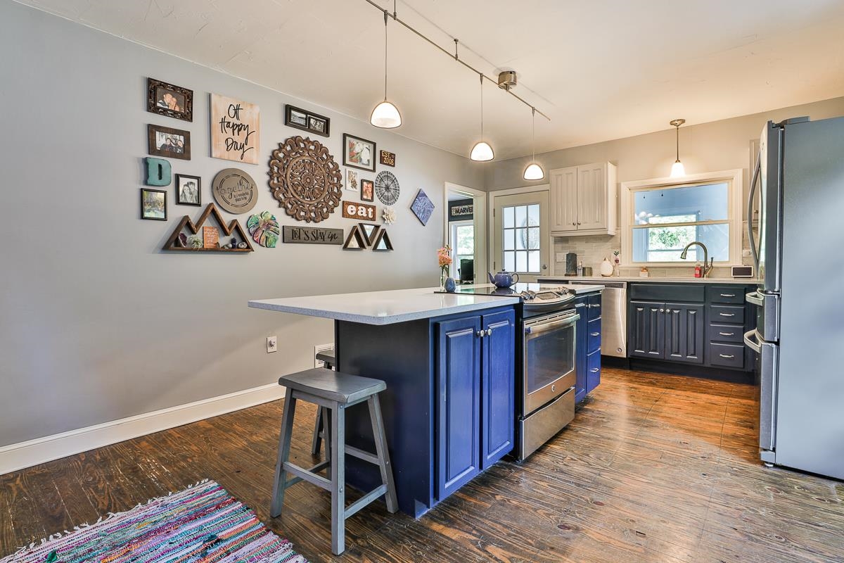 29 Montelona Road Goffstown, NH 03045 - Photo 6 of 28 Gallery Image 6