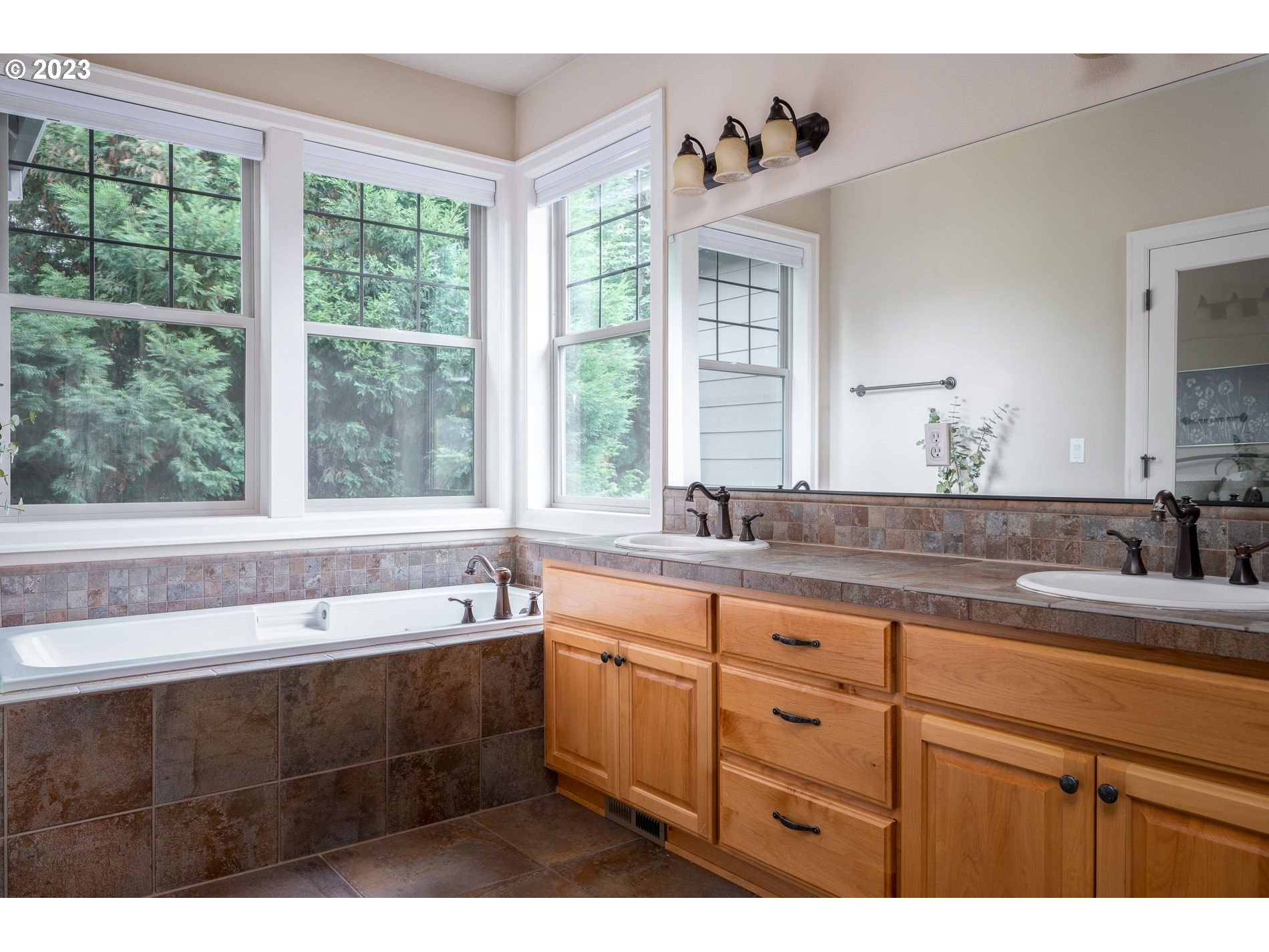 107 Southeast Gabbert Road Gresham, OR 97080 - Photo 16 of 27 Gallery Image 16